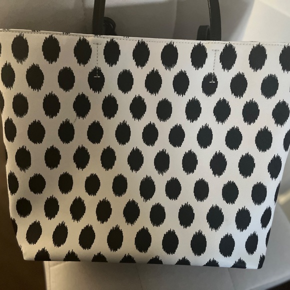 Kate Spade Black and White Ikat Riley Tote - Picture 4 of 14